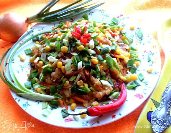 Даже мясоеды-мужчины похвалили и тянулись за таким салатом-гарнирчиком))) Как дополнение,хватит и на 4-х человек!