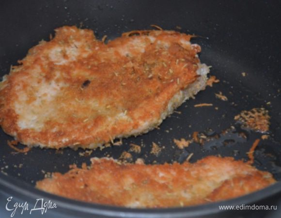 Обжарить растительном масле с обеих сторон.