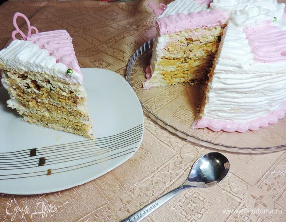 А теперь можно насладиться непередаваемым вкусом долгожданного кусочка. Вот он аппетитный разрез! Приятного вам чаепития!!!