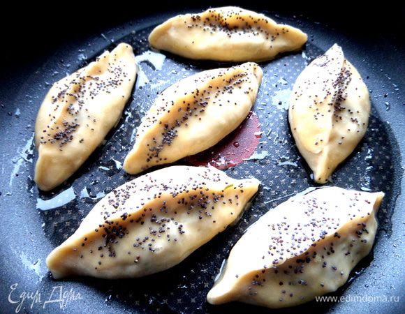 Можно присыпать маком.