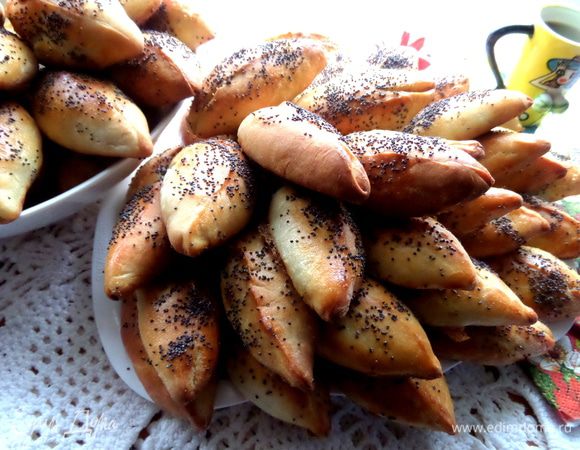 Пирожки пеклись примерно минут 15 каждая партия при 180*.