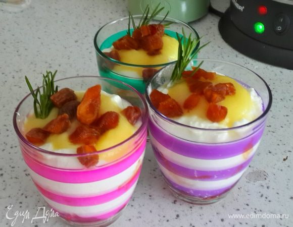 Это очень полезный салат весной. Тут присутствует витамин С, пектин, белок, клетчатка. Кушайте на здоровье!!!!