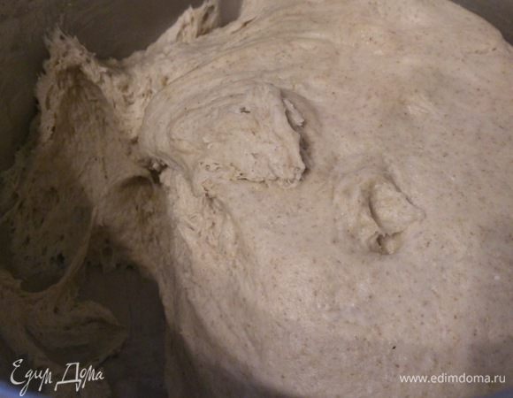 Тесто хорошо поднимается. Оно эластичное и с ним очень легко работать.