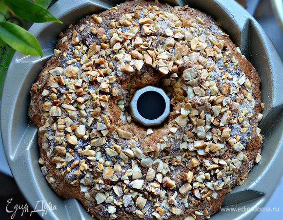 Выпекать кекс 45-55 мин. Готовность кекса проверяйте деревянной палочкой.