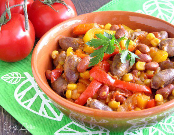 Рагу готово! Разложить по тарелкам и звать всех к столу.