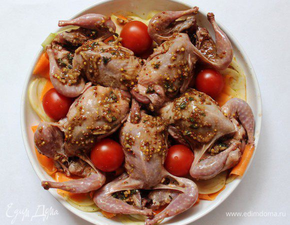 Сверху выкладываем птичек и отправляем в духовку на 15-20 минут. Не пересушите!!!