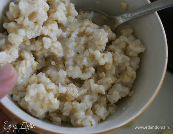 Тем временем займемся приготовлением начинки. Для этого надо взять уже вареную пшеницу (в ингредиентах мне не удалось занести именно ВАРЕНУЮ ПШЕНИЦУ!). Она выглядит вот так.