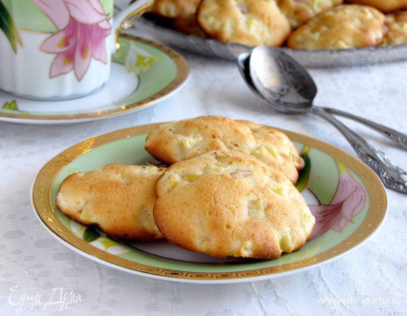 С чаем или молоком очень вкусно! Приятного аппетита!