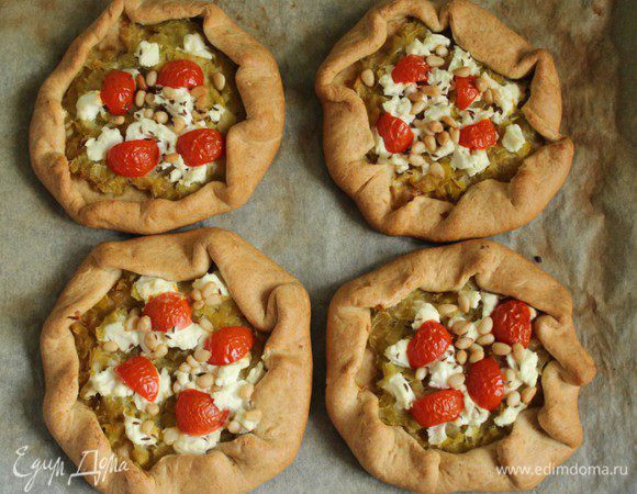 Выпекать 25-30 минут при температуре 180 градусов. Приятного аппетита!!!