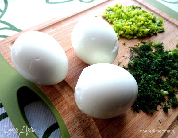 Теперь добавка от меня...Яйца остались сваренные от завтрака...,можно и 2!
