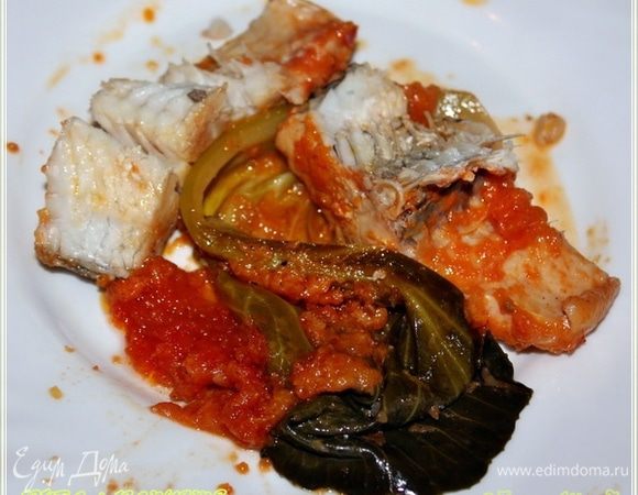 Стоило оно ого, чесслово…, стоило.
Что хочу сказать в заключение?
Во-первых, огромное спасибо товарищу АниБору c Пельмешек. Идея очень хороша. Буду и дальше этот способ пользовать. 
Во-вторых, есть  несколько идеек. В основном, касающихся, овощей. Не только тех, которые в соус идут, а … впрочем, расскажу, как только так сразу.
В-третьих. Хоть и говорят, что рыба без костей не бывает, но жерех при всей его сочности и жирности, уж очень костляв.  Так что надо будет породу подбирать. Соответственно.
А, в общем и целом Еда заслуживала того, чтобы повозиться. Это я вам честно говорю. И, кстати, сказанное, про капусту, полностью соответствует истине. Вкусна получилась. Очень!
Ангела вам за трапезой!!!
