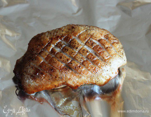 Каждую грудку завернуть в фольгу.