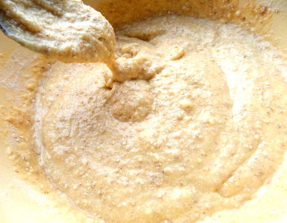 Можно сделать полностью белые вафли,а можно из половины приготовить шоколадные.