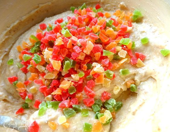 Высыпать в тесто,вернее в его половину.