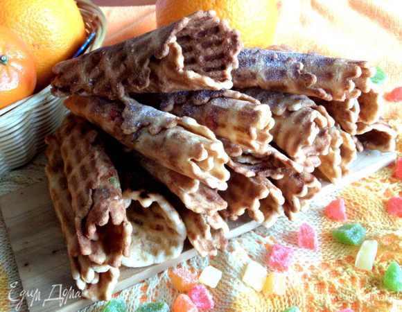 Из второй половины теста печём белые вафельки с цукатами))) http://www.edimdoma.ru/retsepty/65954-hrustyaschie-vafli-s-tsukatami