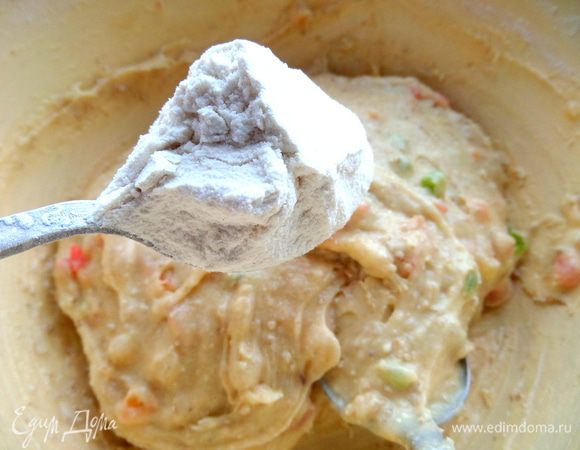 Если видно,что тесто не сильно густое и растекается,добавьте ложку муки,так  как в шоколадных вафлях густоты добавляли какао и кокос)))