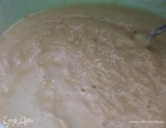 Добавить яйца в опару.