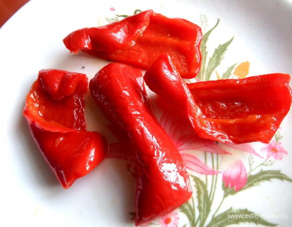 Перец берём маринованный или свежий печёный.