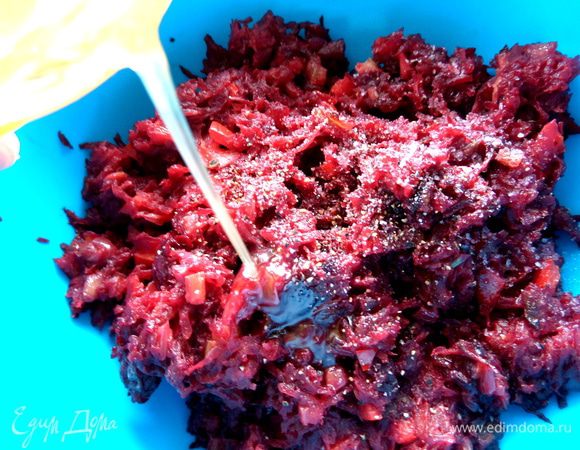 Добавить рассол от консервированных помидор или маринад от перцев,как у меня.