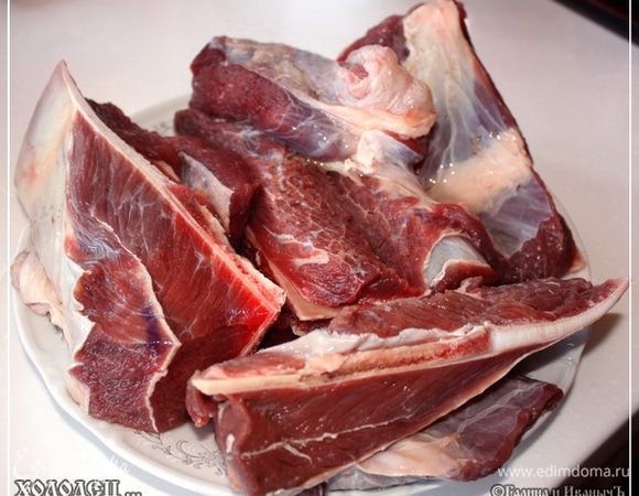 А мы пока займемся остальным мясным набором.
Берем … говяжью грудинку …
