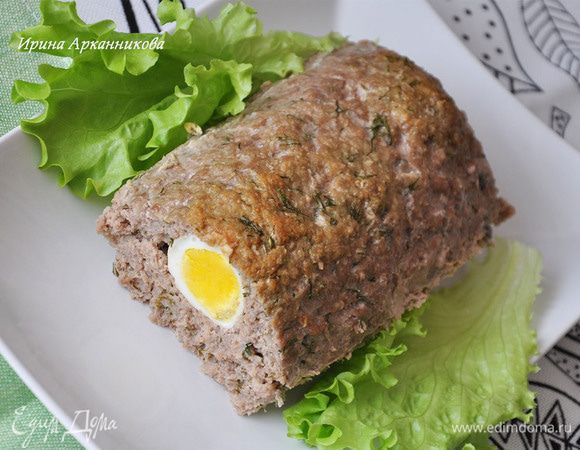 Немного остудить, разрезать на порции.