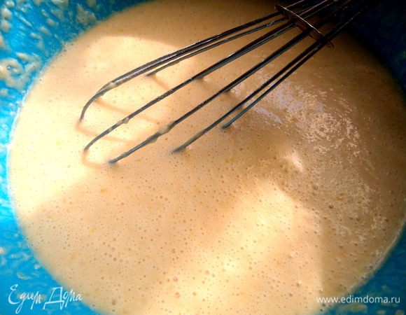 Дать тесту постоять,пока готовим начинку.