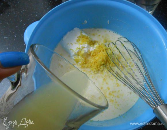 Добавляем лимонный сок 60 миллилитров.