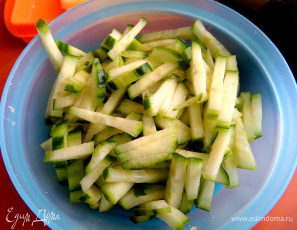 Огурец тоже.