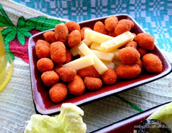 По желанию подаём с арахисом в пикантной оболочке.