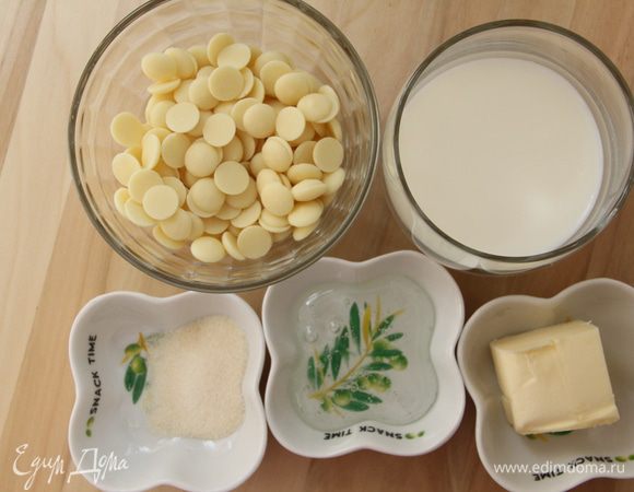 Глазурь. Залить желатин небольшим количеством воды на 10 минут. Отмерить остальные ингредиенты.



