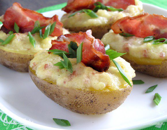 Перед подачей присыпать мелко нарезанным луком или другой зеленью. 