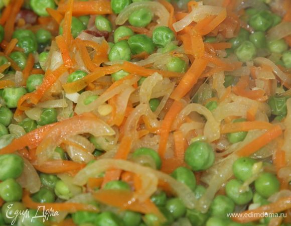 Овощная заправка для супа приготовилась.