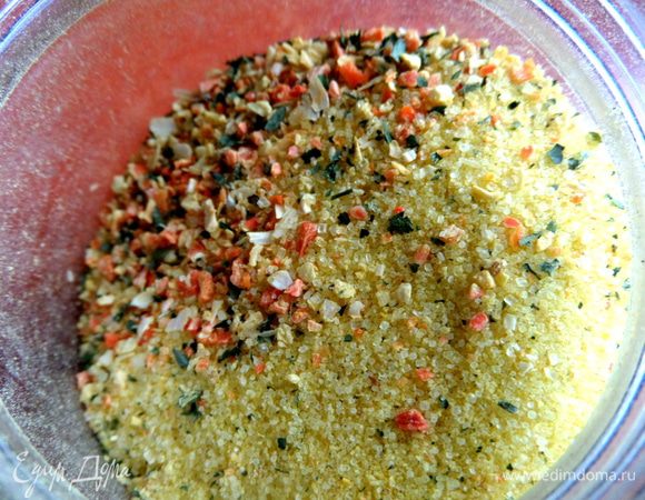 В видеорецепте, который я посмотрела,повар разводил сухой бульон и я сделала так же: взяла 1 чайную ложку ( или кубик) на стакан воды сухого овощного бульона и порошок мускатного ореха.