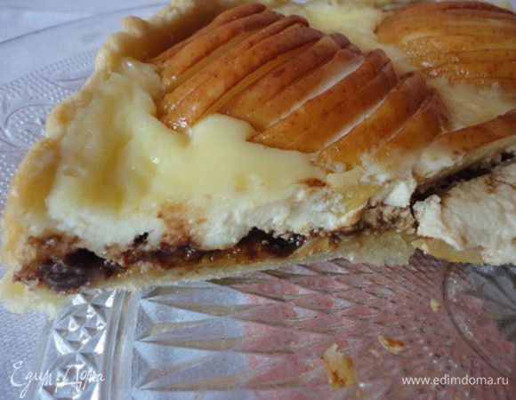 Выпекать 25 минут при температуре 200 градусов. Готовому пирогу дать остыть. Вот такой он нежный в разрезе.