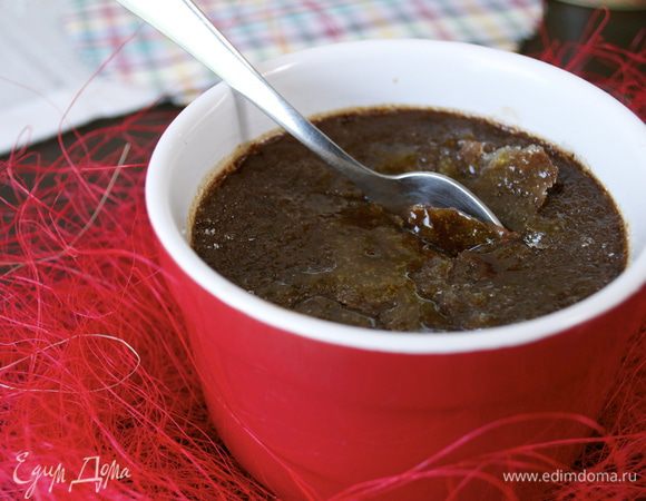 Подавать сразу же! Очень вкусное сочетание прохладного крема с хрустящей карамельной корочкой сверху! )))