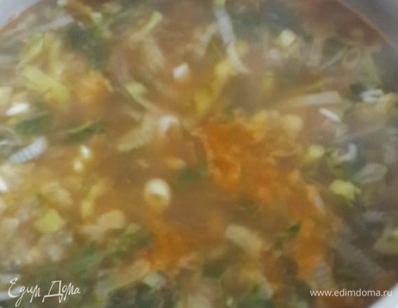 Солим и перчим. Я добавила сладкий красный перец. 