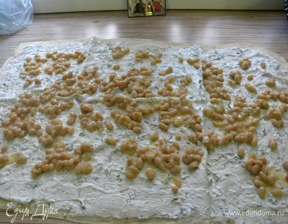 Выкладываем квасолю.