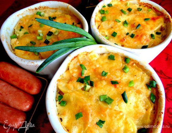 Слегка посыпаем зелёным лучком.