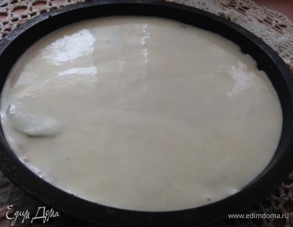 Залить киви заливкой, отправить в духовку на 30 минут.