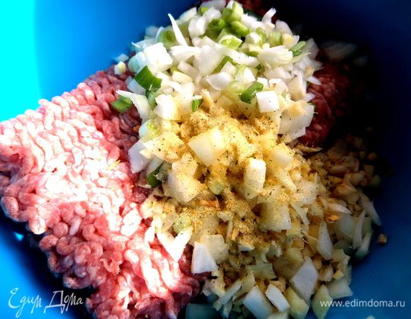 Приправы ваши любимые или просто соль,перец.