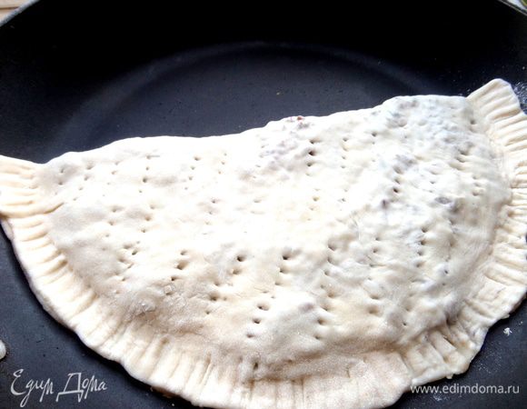 Жарить на сухой сковороде с двух сторон.