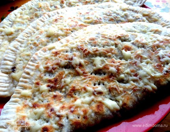 При желании можно сбрызнуть маслом все лепёшки.