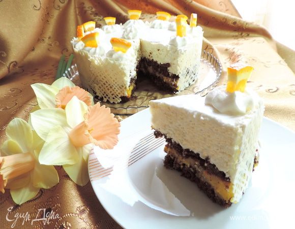 А вот и разрез нашего тортика! Угощайтесь, друзья! Вкусно, ароматно и совсем неприторно! Приятного вам аппетита!