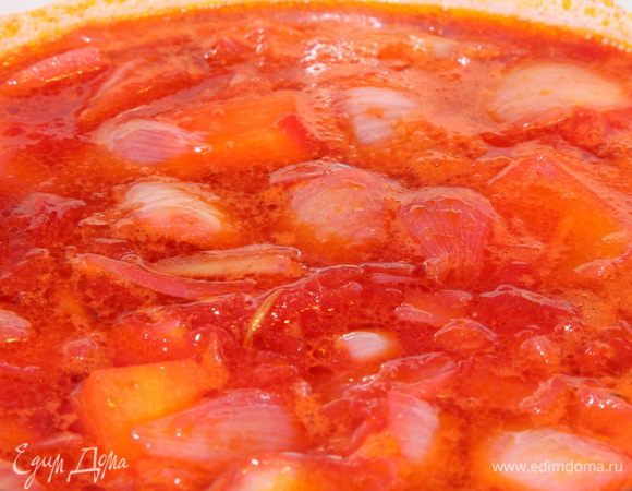 Добавляем в овощам 1 литр воды и без крышки, периодически помешивая готовим ровно 25 минут.