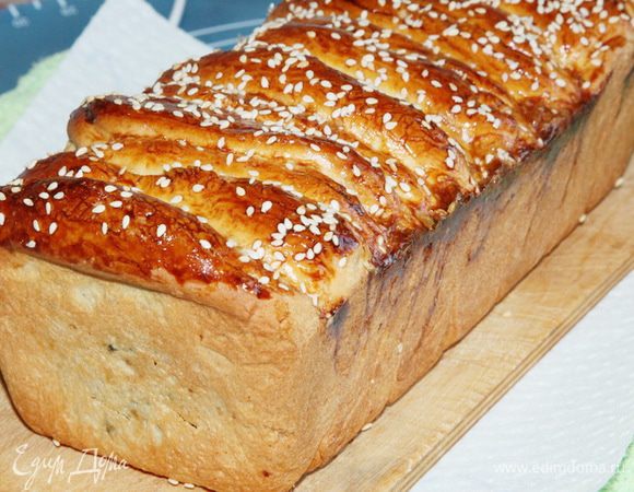 Кроме супа, я сегодня готовила хлеб с сыром и укропом от Ярославы http://www.edimdoma.ru/retsepty/66120-hleb-s-syrom-i-ukropom. Это очень и очень вкусный, мягкий, пушистый и ароматный хлебушек. Рекомендую всем! Возле тарелочки с супом у меня просматривается этот хлебушек!