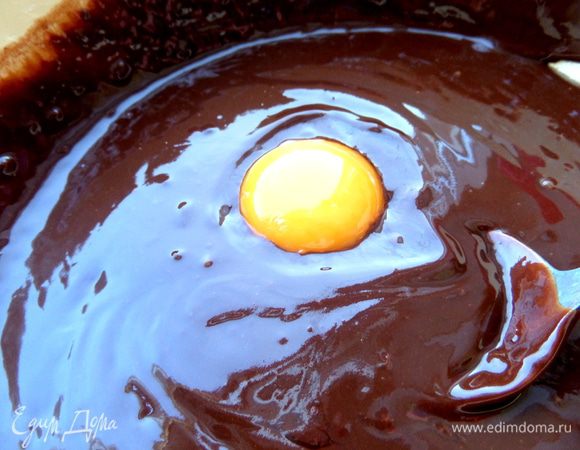 По одному добавлять и перемешивать.