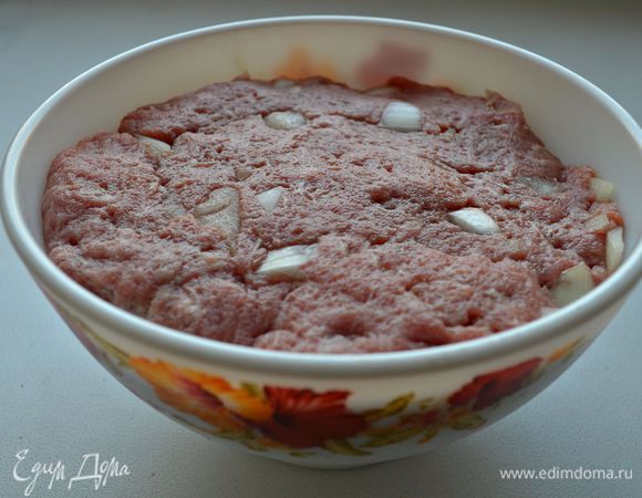 С помощью пиалы формируем шары. У меня получилось 4 шт.