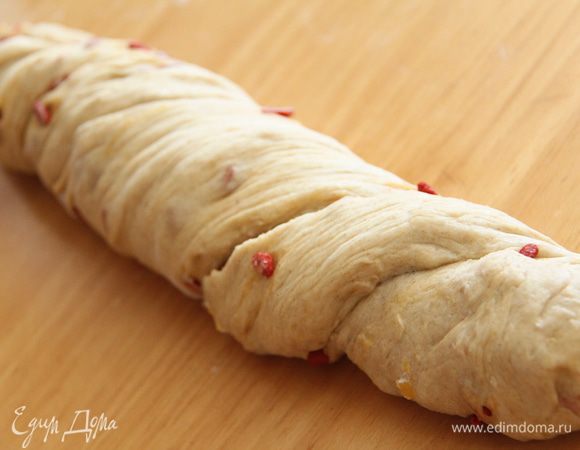 Свернуть рулет жгутом.