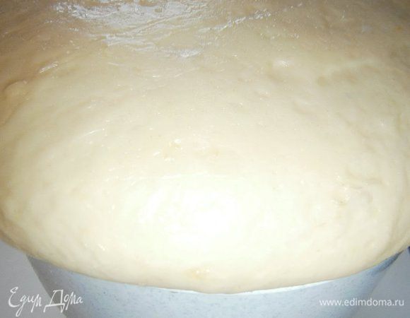 У меня тесто подошло за 1,5 часа. Вот как оно выросло!