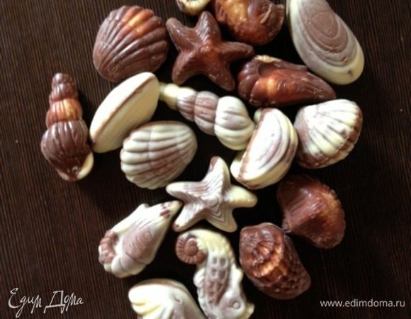 Вот такие конфеты пошли у меня на декор и дополнили своим вкусом чизкейк.